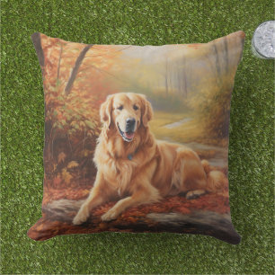 Golden Retriever in Autumn Leaves Herfst Inspire Buitenkussen