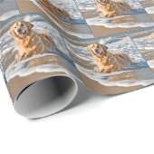 Golden Retriever in Beach Wave Cadeaupapier (Rol Hoek)