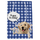 Golden Retriever in de maisies op blauwe gingham Medium Cadeauzakje (Voorkant)