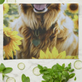 Golden Retriever in een Zonnebloemenveld Theedoek (Gevouwen)