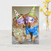 Golden Retriever in Pajamas Birthday Kaart (Gele Bloem)