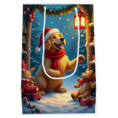 Golden Retriever in Santa’s Workshop Christmas Medium Cadeauzakje (Achterkant)