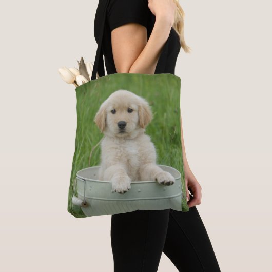 Golden retriever in wasbekken tote bag (Dichtbij)