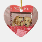Golden Retriever Kissing Booth Keramisch Ornament (Voorkant)