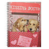 Golden Retriever Kissing Booth Notitieboek (Voorkant)