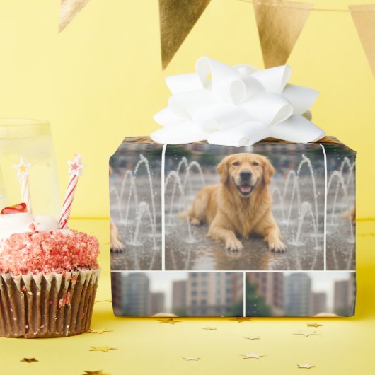 Golden Retriever koelt af in een Splash Pad Cadeaupapier (Verjaardagsfeest)