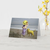 Golden Retriever Little Boy op het strand Wenskaar Kaart (Gele Bloem)