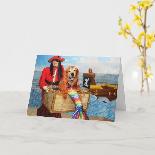 Golden Retriever Mermaid en Pirate Birthday Kaart (Gele Bloem)