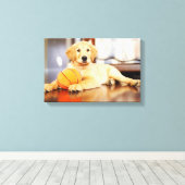 Golden Retriever met Basketball Speelgoed Canvas Afdruk (Insitu (Houten vloer))