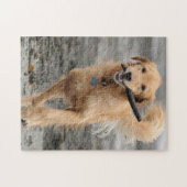 Golden Retriever met een kruk in de mond Legpuzzel (Horizontaal)