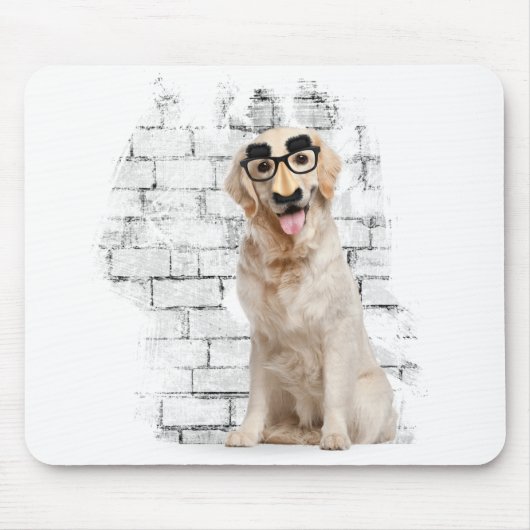 Golden Retriever met grappig masker Muismat (Voorkant)