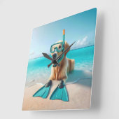 Golden Retriever met snorkel en flippers Vierkante Klok (Hoek)