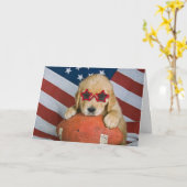 Golden retriever op footballverjaardag kaart (Gele Bloem)