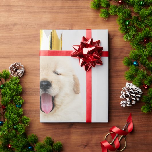 Golden Retriever puppy Yawning with Crown Cadeaupapier (Feestdagen Geschenken)