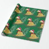 Golden Retriever Riding Xmas Tree Sled Green Cadeaupapier (Uitgerold)