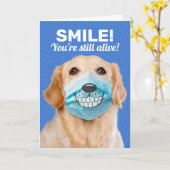 Golden Retriever SMILE Je bent nog levende verjaar Kaart (Gele Bloem)