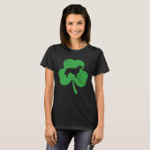 Golden Retriever St Patricks Day Distressed Shamro T-shirt (Voorkant volledig)