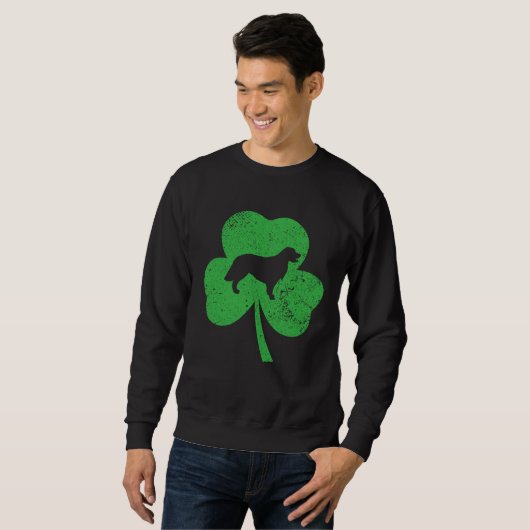 Golden Retriever St Patricks Day Distressed Shamro Trui (Voorkant volledig)