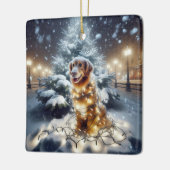 Golden Retriever verstrikt in kerstverlichting Keramisch Ornament (Links)