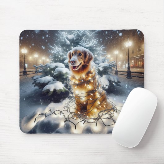 Golden Retriever verstrikt in kerstverlichting Muismat (Met muis)