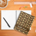 Golden Retrievers Red, Cream, Golden Dog Pattern Planner<br><div class="desc">Ontwerpkenmerken: geïllustreerde gouden honden boven een bruine achtergrond. Het gepersonaliseerde product kan om het even welke naam of uitdrukking hebben die aan het ontwerp worden toegevoegd. Verander de doopvont,  de doopvontgrootte,  en de doopvontkleur in uw het houden gebruikend het personalize hulpmiddel.</div>