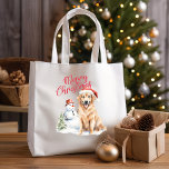 GOLDEN RETRIVER SANTA HAT VROLIJK KERSTFEEST TOTE BAG<br><div class="desc">We hebben de perfecte manier om harige baby dingen rond te brengen voor diegenen die van honden houden en Labrador en Golden retrievers! Onze harige kersttas is voorzien van een waterverf afbeelding van golden retriever in Santa hat met sneeuwpop en pijnboom en sneeuw. Het is de perfecte manier om uw...</div>