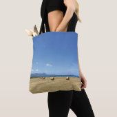 Golden Rolls van Hay en Deep Blue Zee Design Tote Bag (Dichtbij)