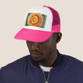 Golden roos trucker pet (In situ)