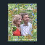 Golden Royal Peacock Temple Dreams Aankondigingskaart<br><div class="desc">Golden peace ock veren en groene bladeren op een rode blauwe achtergrond met een gouden lijst en sieraden</div>