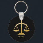 Golden Scales of Justice Law Theme Design Sleutelhanger<br><div class="desc">Een sleutelketen met een afbeelding gouden schalen op een zwarte achtergrond. Eenvoudig en elegant.</div>
