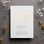 Golden Script 50th Birthday Party Folie Uitnodiging<br><div class="desc">Viel haar mijlpaalverjaardag met deze 50ste verjaardag uitnodigingen van deze chic verjaardagspartij met "vijftig" in de moderne gouden folie,  handgeschetste scriptletters. Pas je objecten aan met je partijgegevens hieronder. Een onvergetelijke,  luxe keuze voor geweldige 50e verjaardag vieringen.</div>