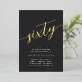 Golden Script 60th Birthday Party Folie Uitnodiging (Staand Voorkant)