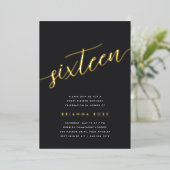 Golden Script Sweet 16 Birthday Party Folie Uitnodiging (Staand Voorkant)
