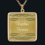 Golden Scrolls 50th Wedding Jubileum Goud Vergulden Ketting<br><div class="desc">Prachtige en verfijnde gouden scrollers op een gouden achtergrond en met een faux satijnafwerkingslint voorzien van een gouden juweel zoals een monogram met de woorden "50ste Jubileum". Net op tijd voor je gouden trouwdag.</div>