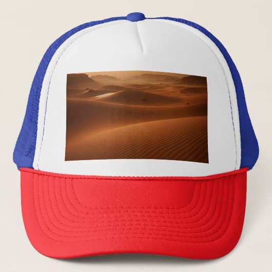Golden Serenity – Desert Landscape at Sunset Trucker Pet (Voorkant)