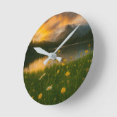 Golden Serenity: Mountain Lake  Ronde Klok (Hoek)