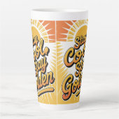 Golden Sips - Blijf cool, blijf goud Latte Mok (Voorkant)