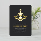Golden Skeleton Halloween Party Folie Uitnodiging (Staand Voorkant)