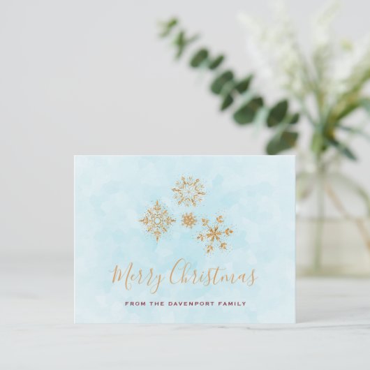 Golden Snowflake Crystals op Frosty Blue Back Briefkaart (Staand voorkant)