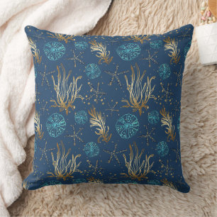 Golden Starfish & Coral Reef Patroon op Blauw Kussen