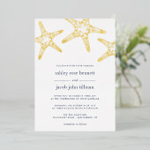 Golden Starfish Wedding Folie Uitnodiging (Staand Voorkant)