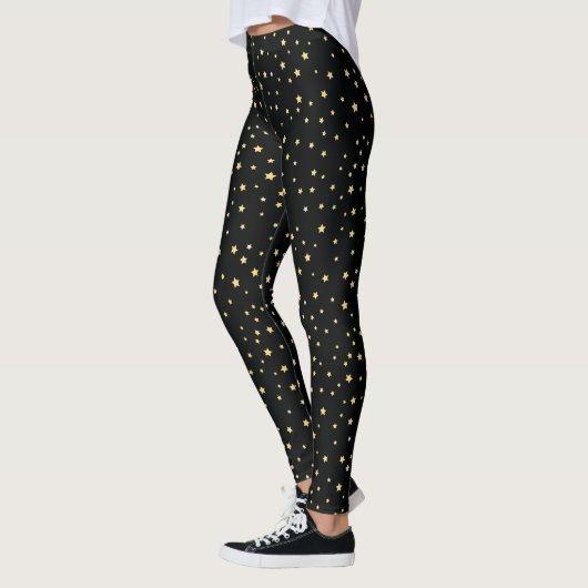 Golden Stars Pattern op Black Leggings (Links)