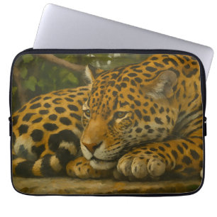Golden Stillness - Rustende luipaard in gebladerte Laptop Sleeve