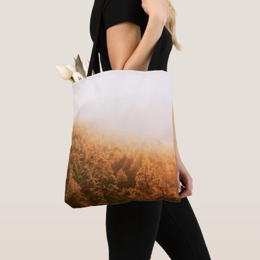GOLDEN SUN OVER A FOREST TOTE BAG (Dichtbij)