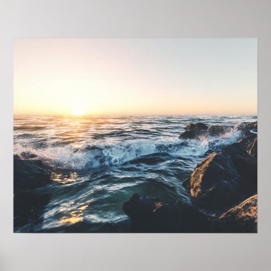 Golden Sunset Ocean Waves on Rocks Serene Seascape Poster (Voorkant)
