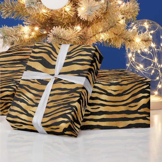 Golden Tiger Stripes | Bold Wild Animal Pattern Cadeaupapier (Feestdagen)