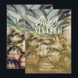 Golden Tropical Pineapple Sweet 16 Party Kaart<br><div class="desc">Aanpassen voor elke gebeurtenis.</div>