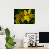 Golden Trumpet Flowers II Tropisch Poster (Thuiskantoor)
