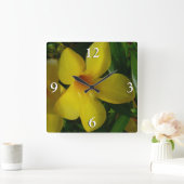 Golden Trumpet Flowers II Tropisch Vierkante Klok (Huis)