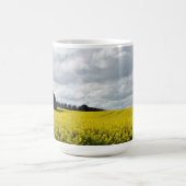 Golden Waves of Streatham Koffiemok (Center)